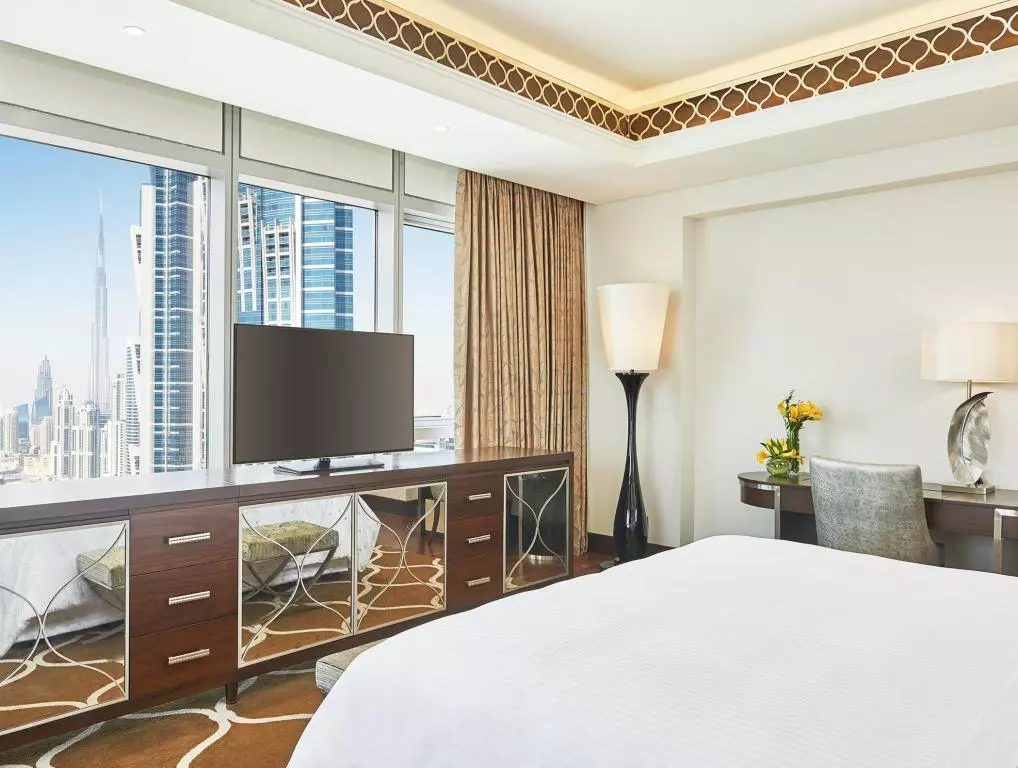 1177075_17043006530052708160