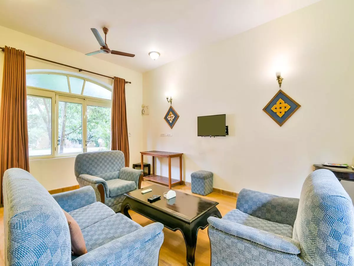 اوریتل ویلاج