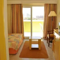 29902607e504b47ce7024bcd82e03b7d482389fb-8243