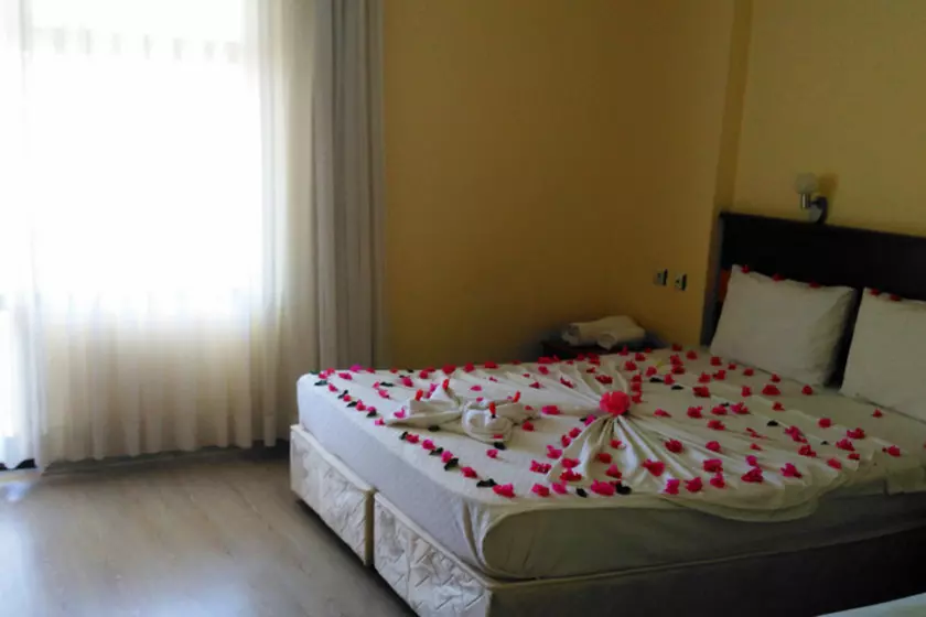 8b6524a0-9db5-4920-bf52-6fbb46e7939e