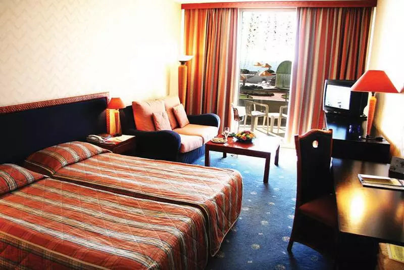 Crystal-Sunrise_Accommodation_1963