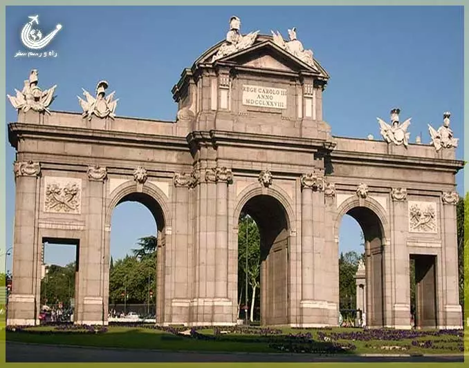 Puerta-de-Alcalá-3