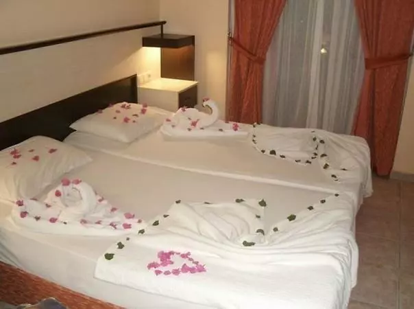 aadbc6c1-3424-4275-b44c-9e74f639d075