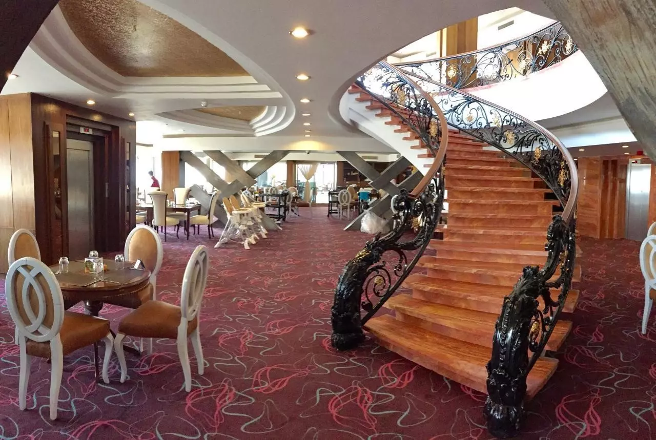 bozorg-shiraz.hotel.international.panaramic-resturant