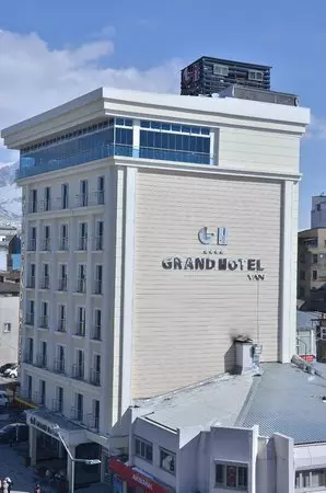 grand-hotel-van