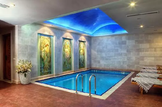 indoor-pool