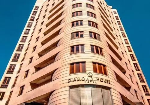 leonardo-2053757-Exterior_View_P-image-2125